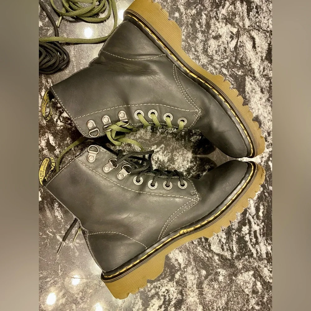 Dr. Martens Luana 7 Eyelet Lace Up Black Boots Women’s Size 6 UK 4 Leather - Picture 10 of 16